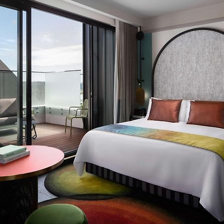 Hotel Qt Newcastle Esterno foto A room at the hotel
