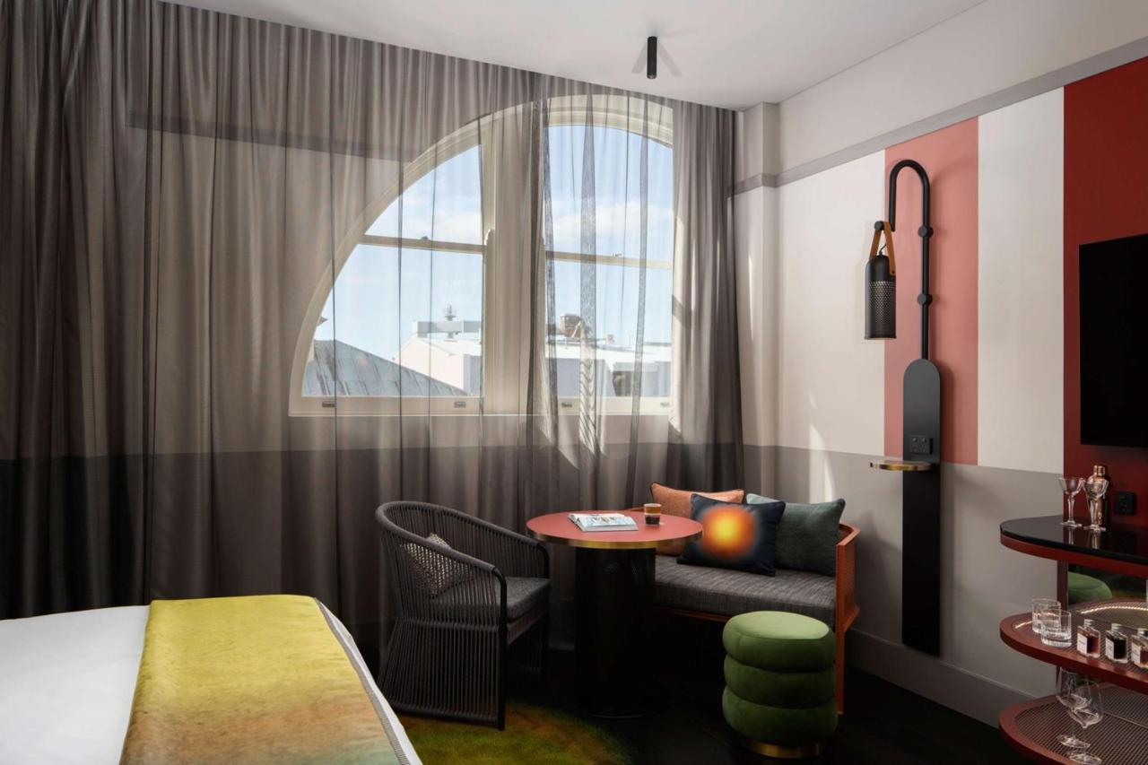 Hotel Qt Newcastle Esterno foto A room at the hotel